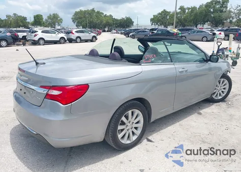 2013 Chrysler 200 Touring z USA, uszkodzony, nr VIN 1C3BCBEG6DN679299